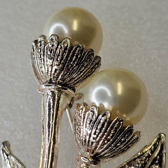 Faux Pearl Flower Bud Brooch Pin - Picture 10 of 11